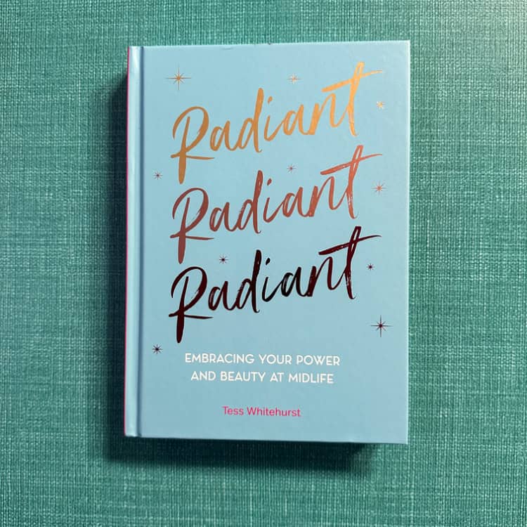 Tess Whitehurst „Radiant“ – hitų sąrašas – penki puikūs vasaros skaitiniai