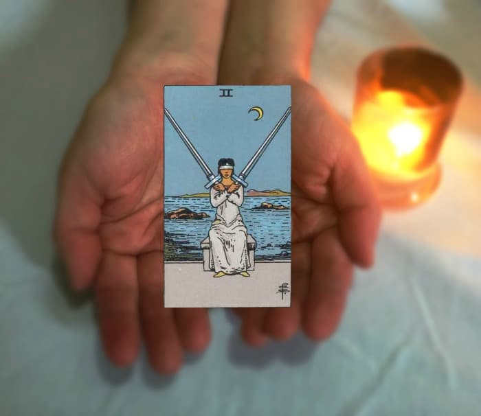 Tarot Advice – Guidance in Every Card: Two of Swords