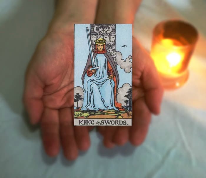 Tarot Advice – Guidance in Every Card: King of Swords